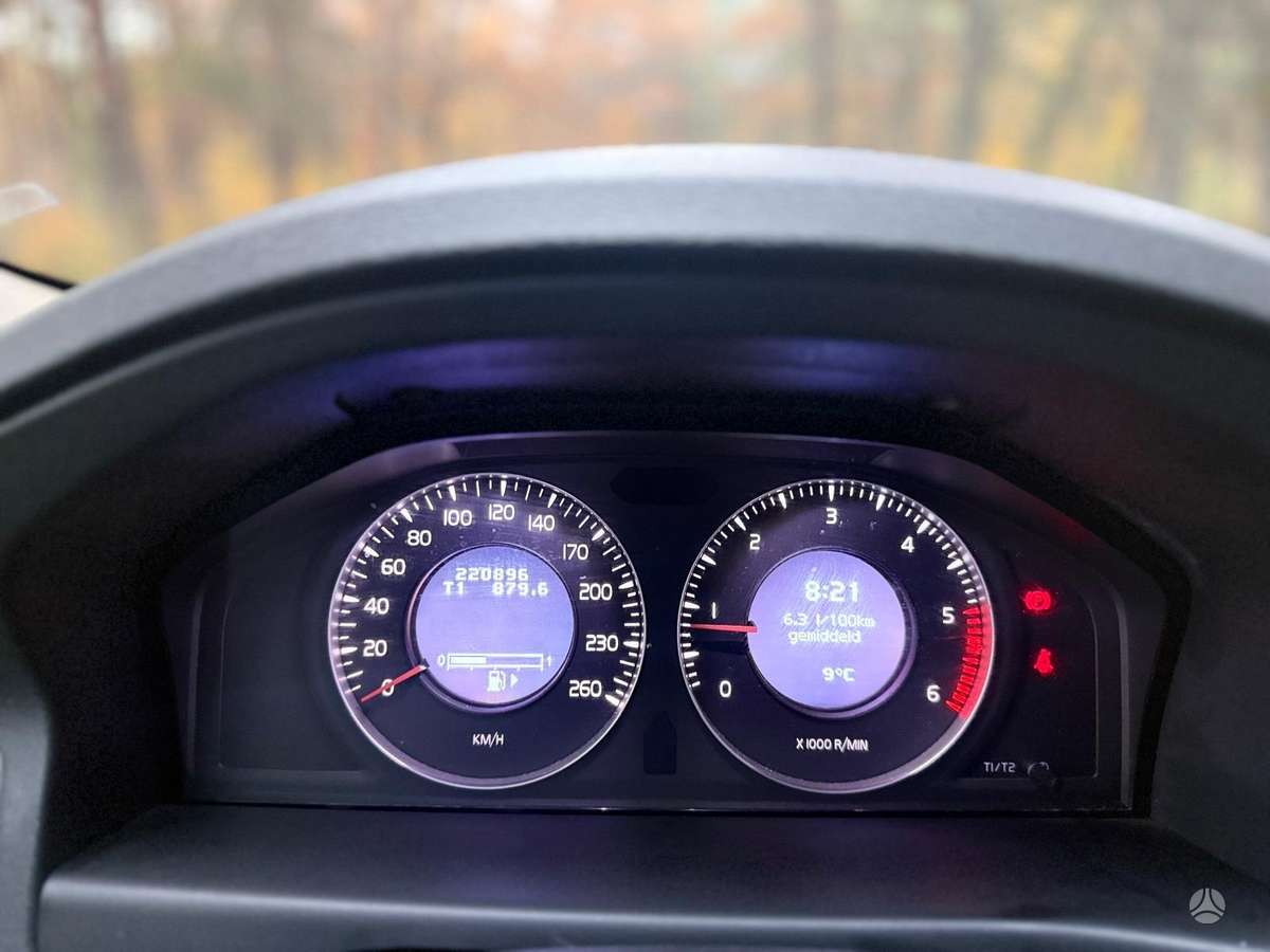 Volvo V70 2009 — photo 17