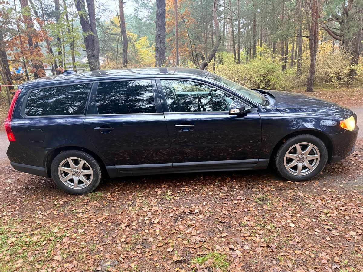 Volvo V70 2009 — photo 8