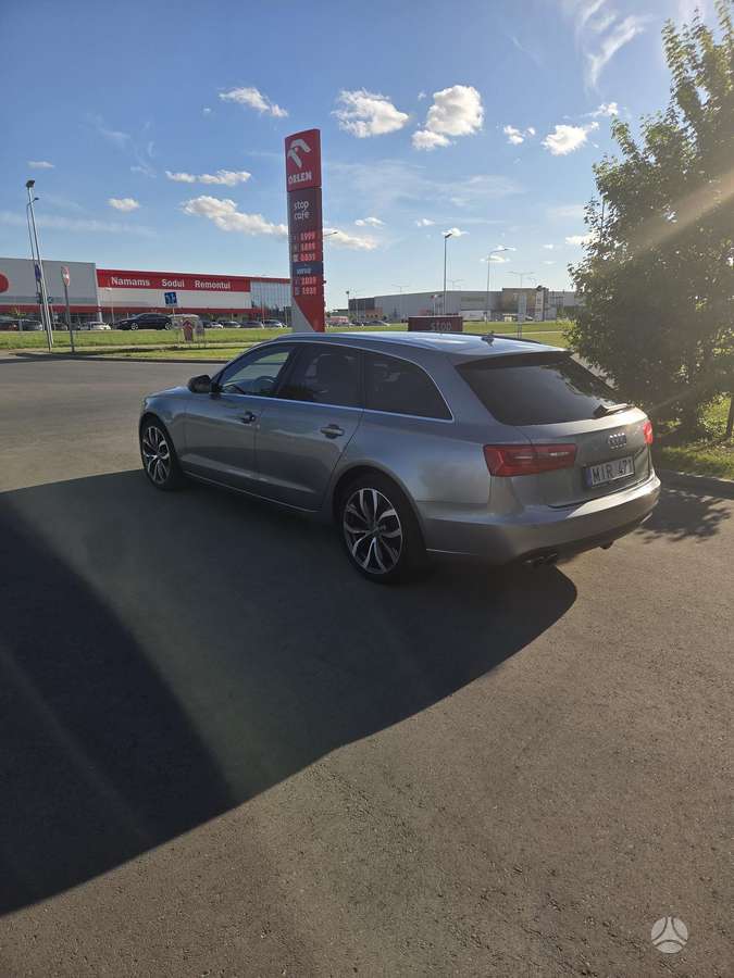 Audi A6 2013 — вигляд ззаду