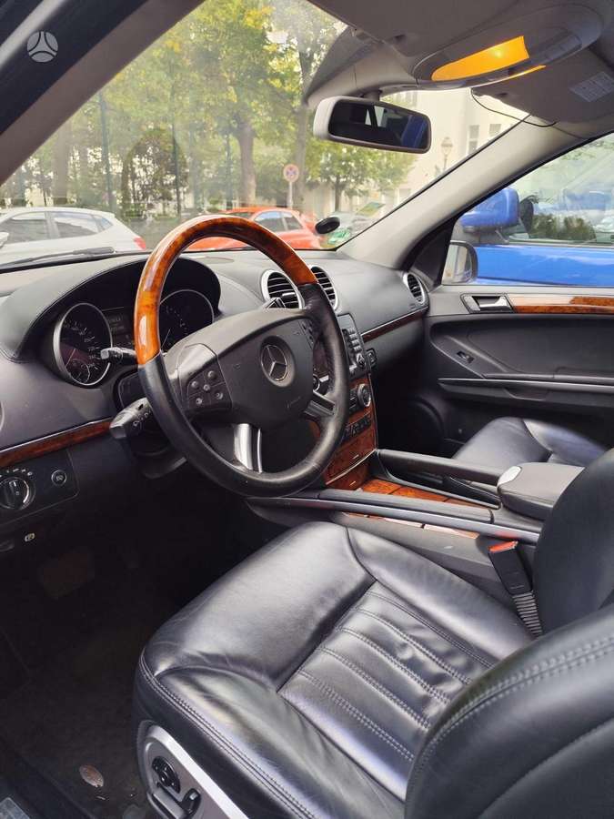 Mercedes-Benz ML420 2007 — interior