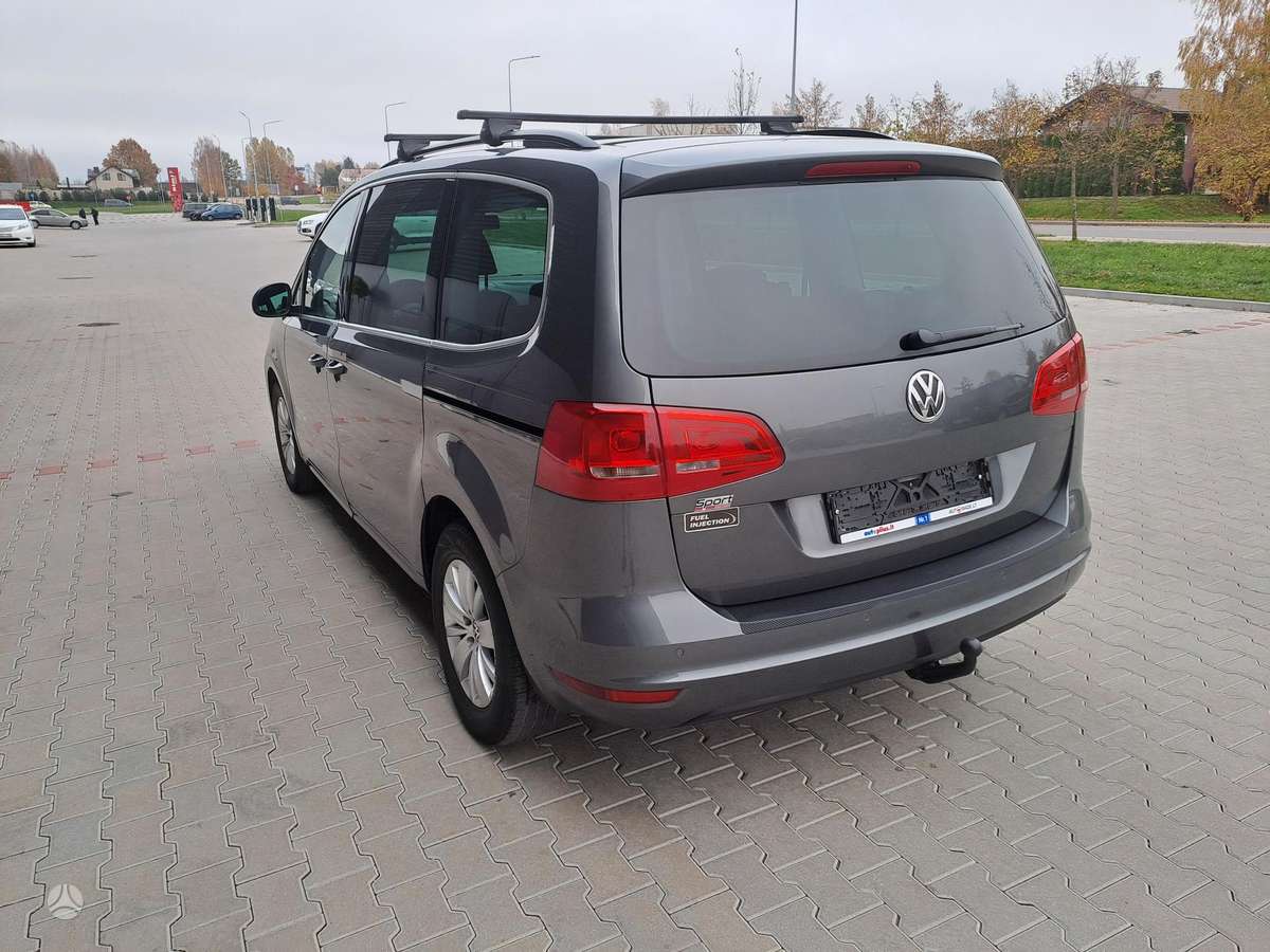 Volkswagen Sharan 2012 — двигун 2000 cm³, 140 HP (103kW)
