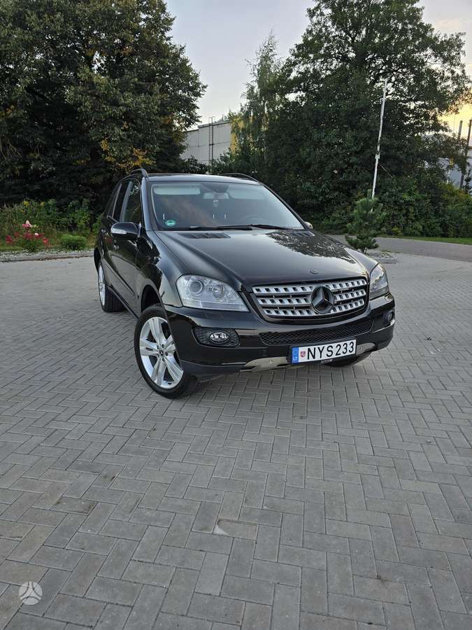 Mercedes-Benz ML280 2007 — rear view