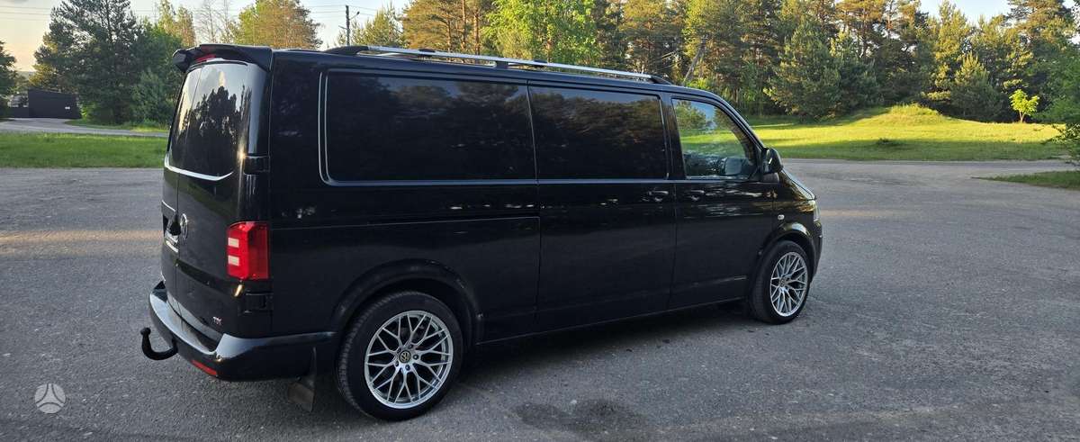 Volkswagen Transporter 2013 — interior