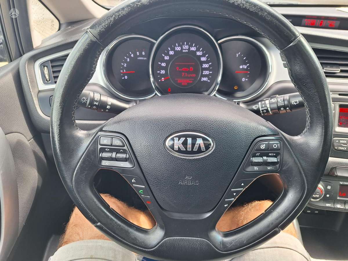 Kia Ceed 2013 — photo 16