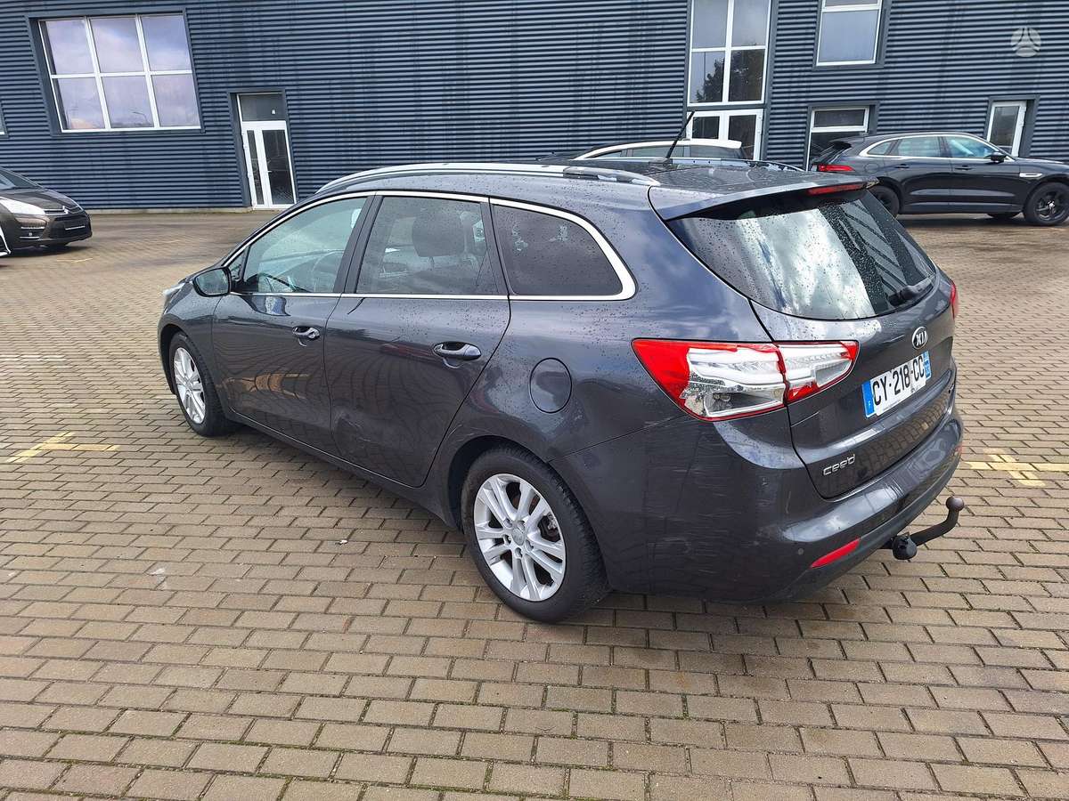 Kia Ceed 2013 — interior