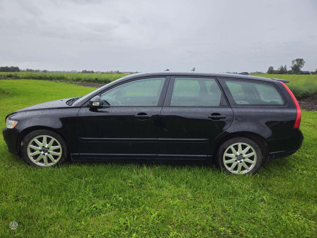 Volvo V50 2010 — vehicle for AFU Ukraine