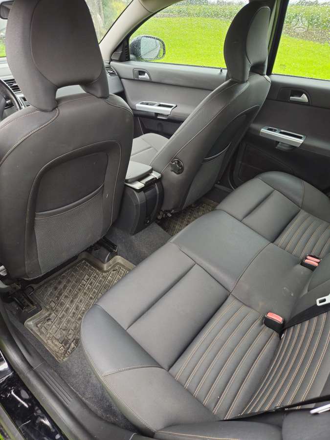 Volvo V50 2010 — photo 6