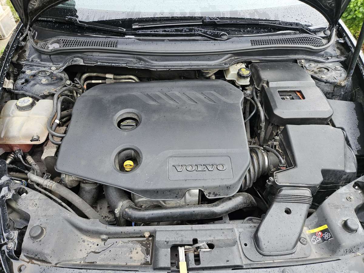 Volvo V50 2010 — photo 8