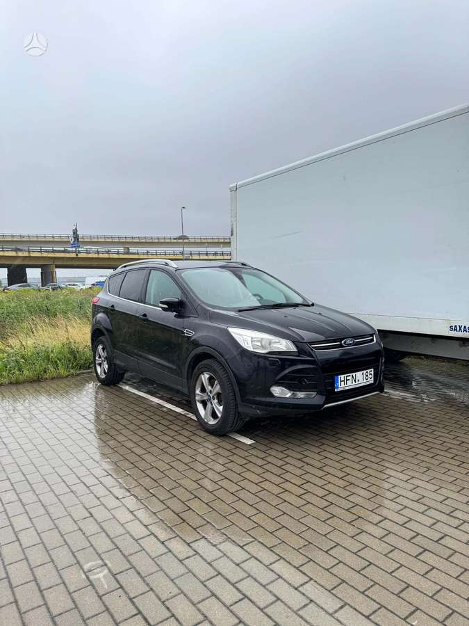Ford Kuga 2014 — rear view