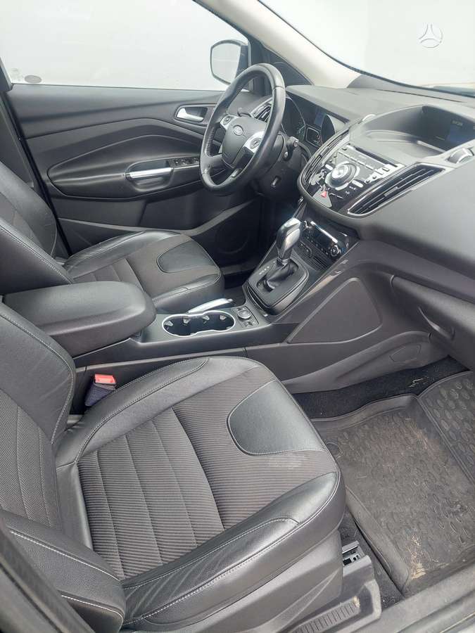 Ford Kuga 2014 — photo 8