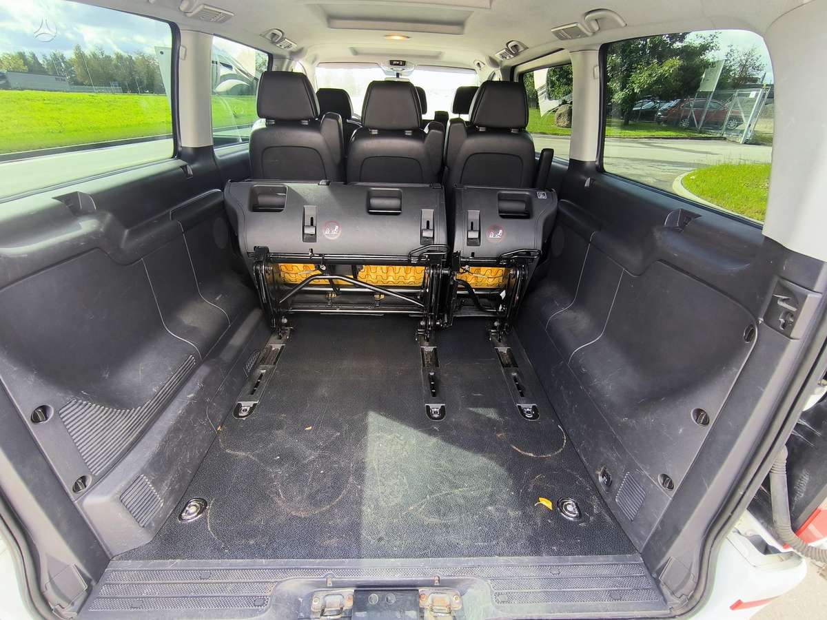 Mercedes-Benz W123 2011 — photo 13