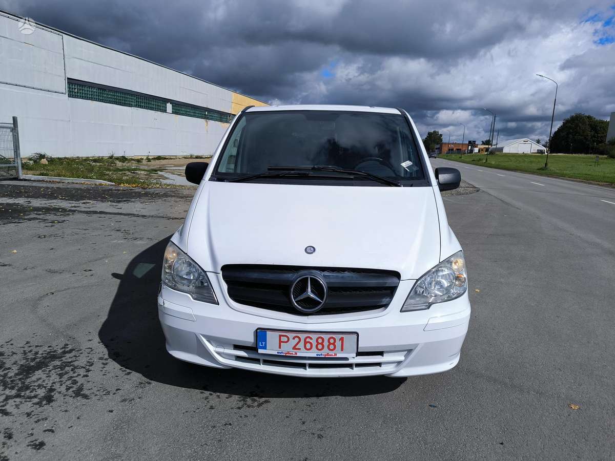 Mercedes-Benz W123 2011 — photo 18