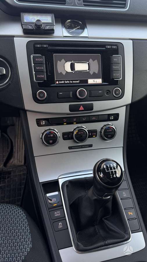 Volkswagen Passat 2013 — photo 15