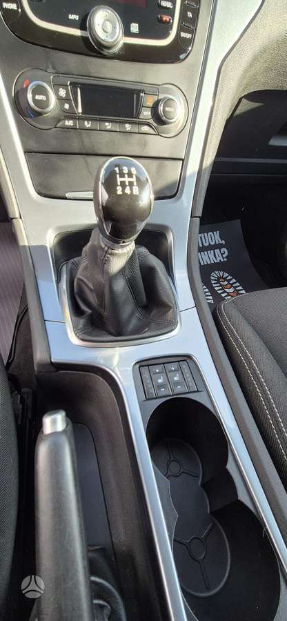 Ford Mondeo 2010 — photo 11
