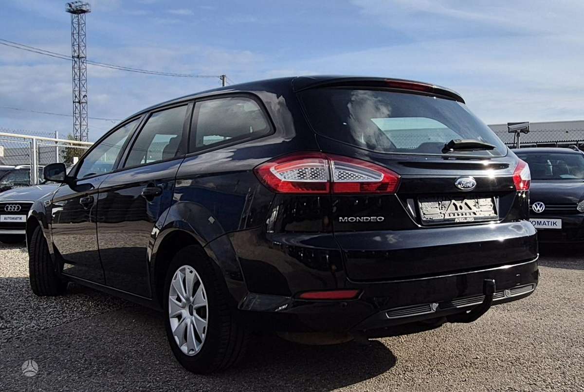 Ford Mondeo 2010 — interior