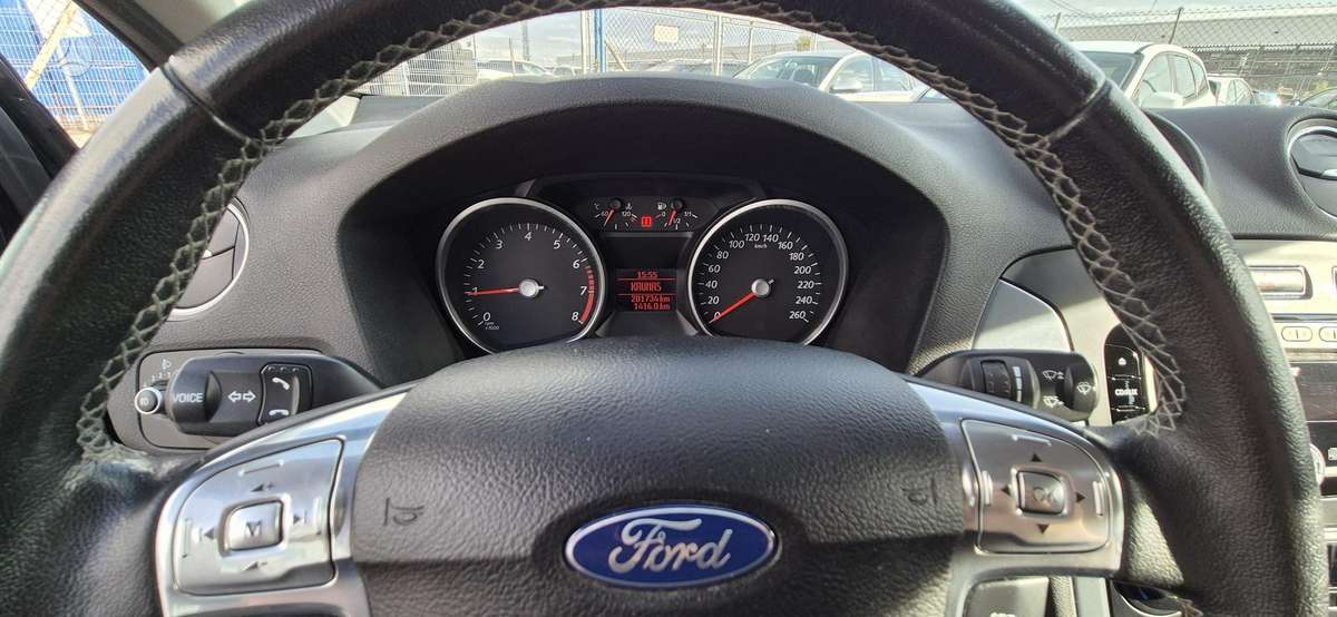 Ford Mondeo 2010 — photo 9