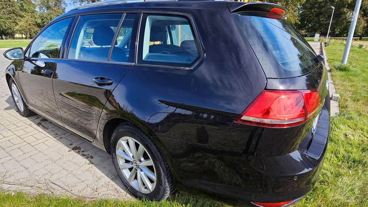 Volkswagen Golf 2015 — салон