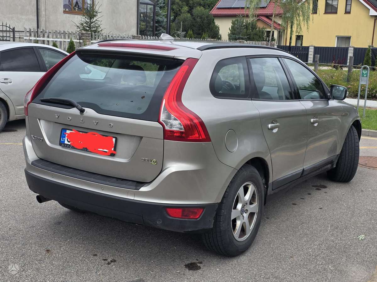 Volvo XC60 2011 — engine 1984 cm³, 163 HP (120kW)