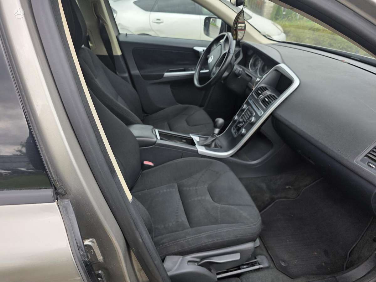 Volvo XC60 2011 — photo 5