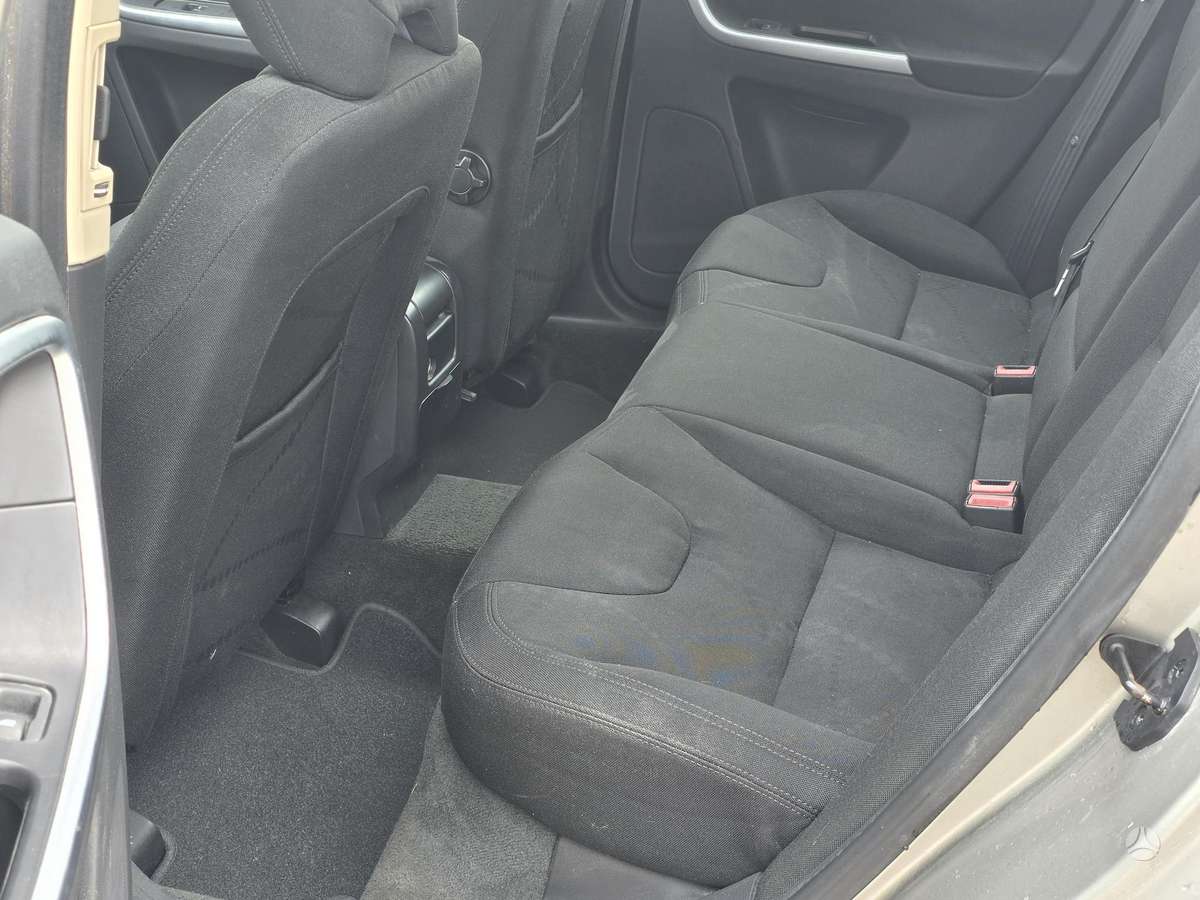 Volvo XC60 2011 — photo 6