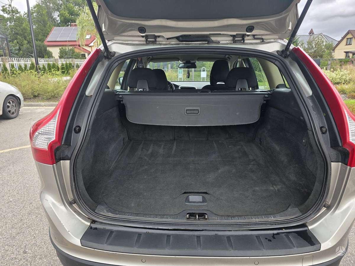 Volvo XC60 2011 — photo 7