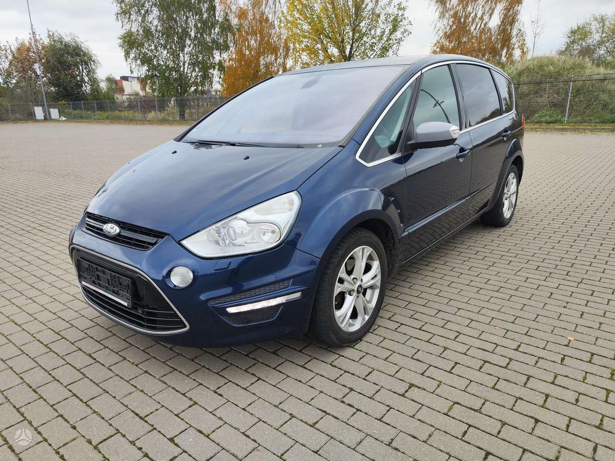 Ford S-MAX 2010 — вигляд ззаду