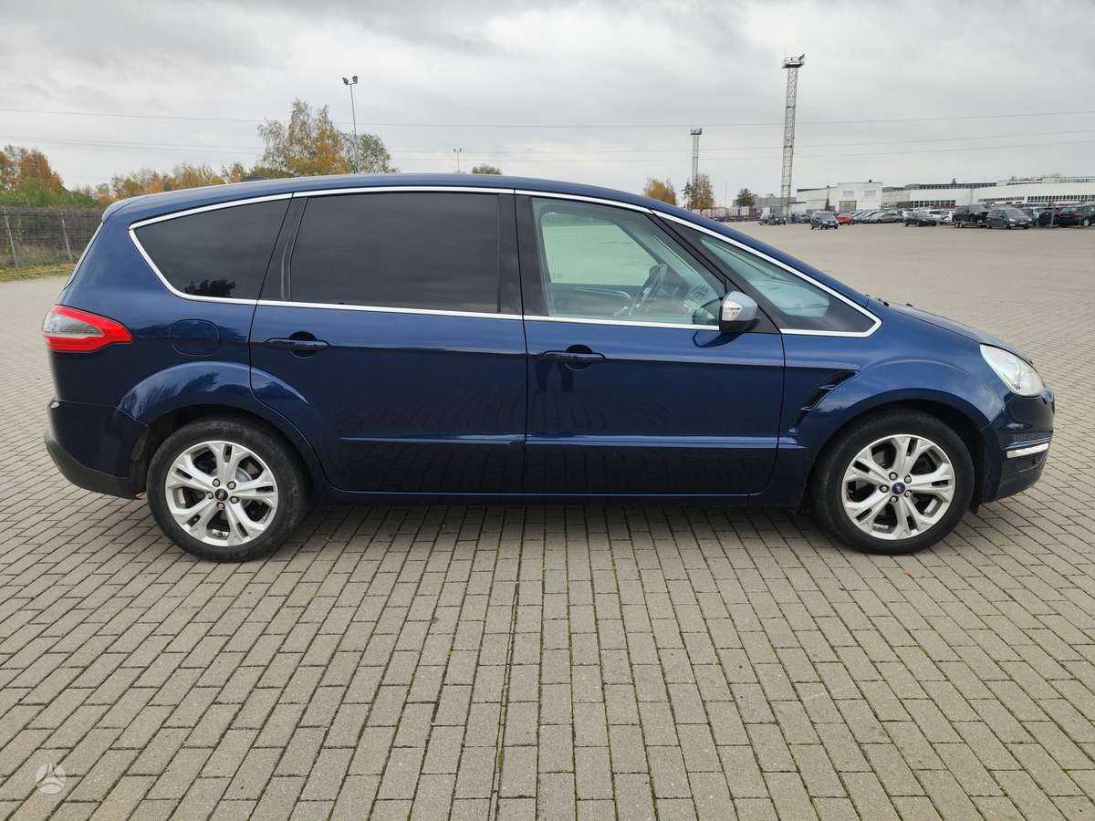 Ford S-MAX 2010 — салон