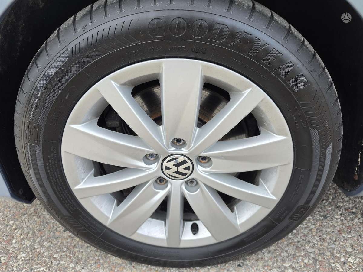 Volkswagen Passat 2013 — photo 25