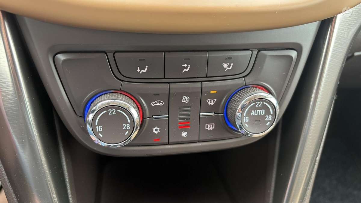 Opel Zafira 2013 — фото 24
