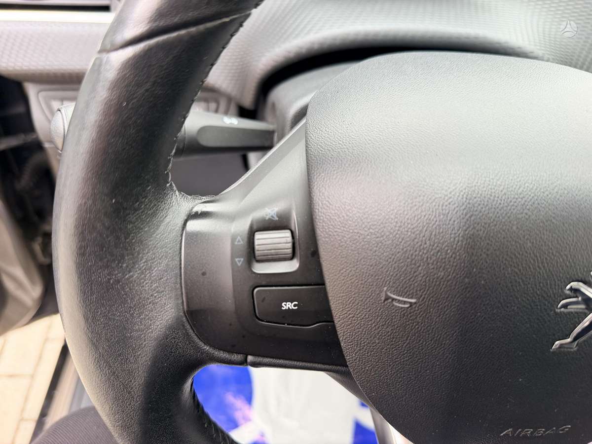 Peugeot 2008 2014 — photo 11
