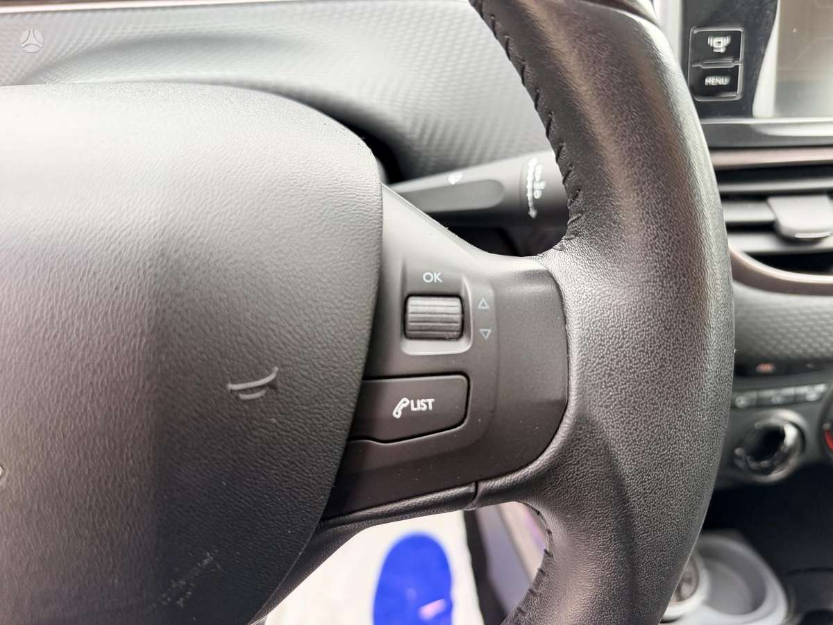 Peugeot 2008 2014 — photo 12