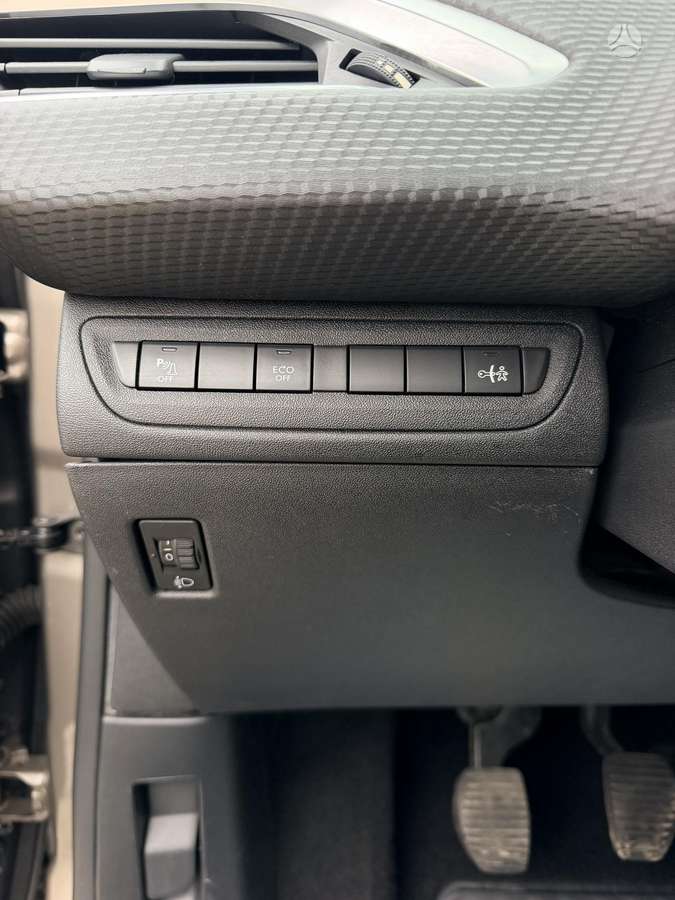 Peugeot 2008 2014 — photo 13