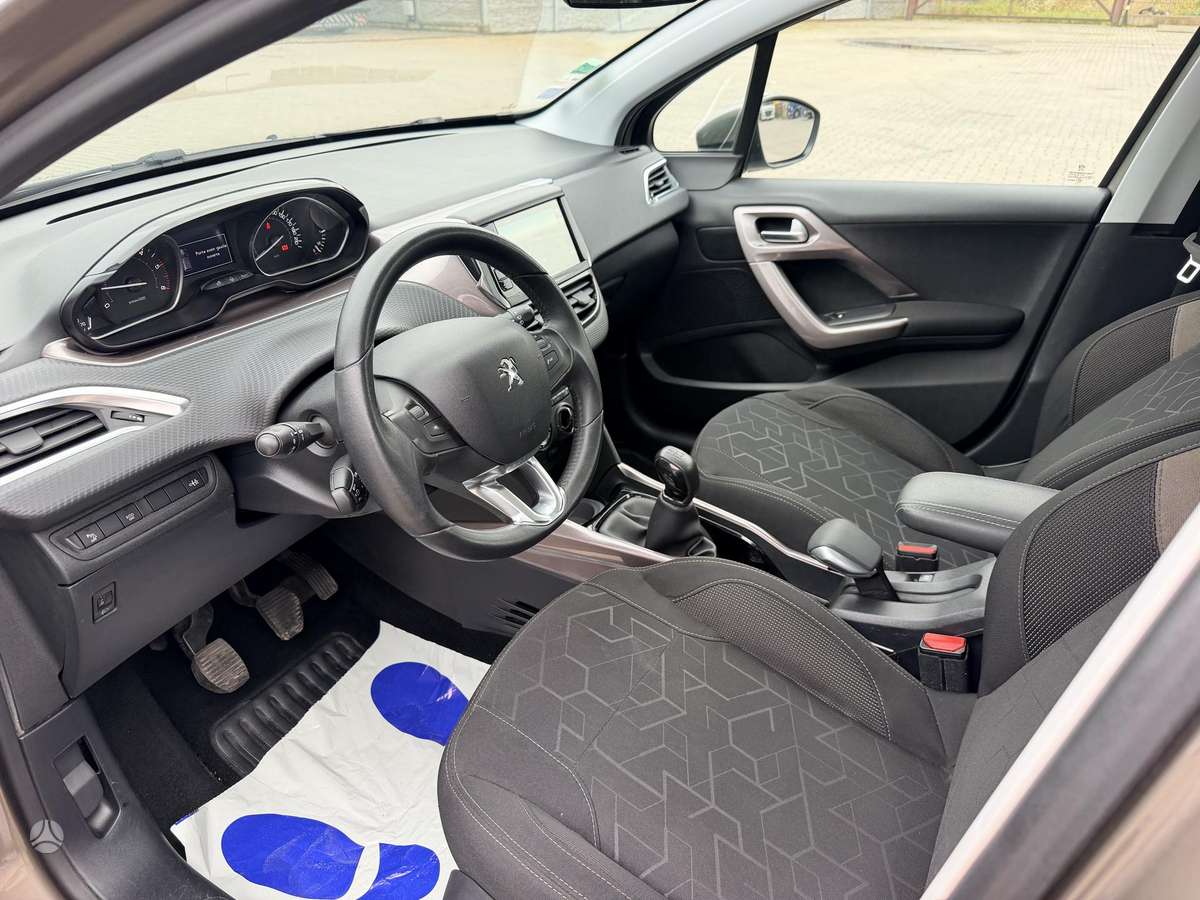 Peugeot 2008 2014 — photo 15