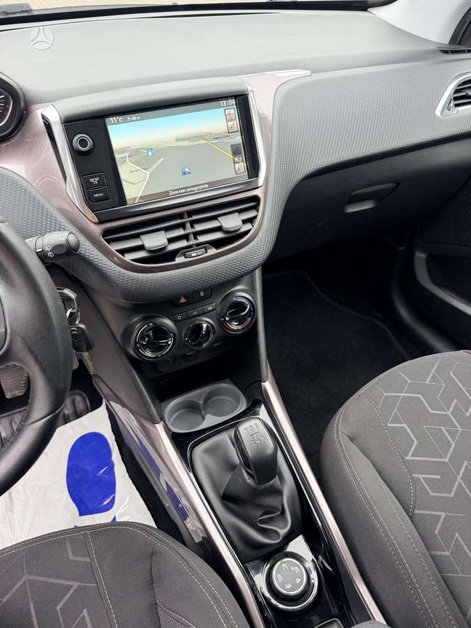 Peugeot 2008 2014 — photo 16