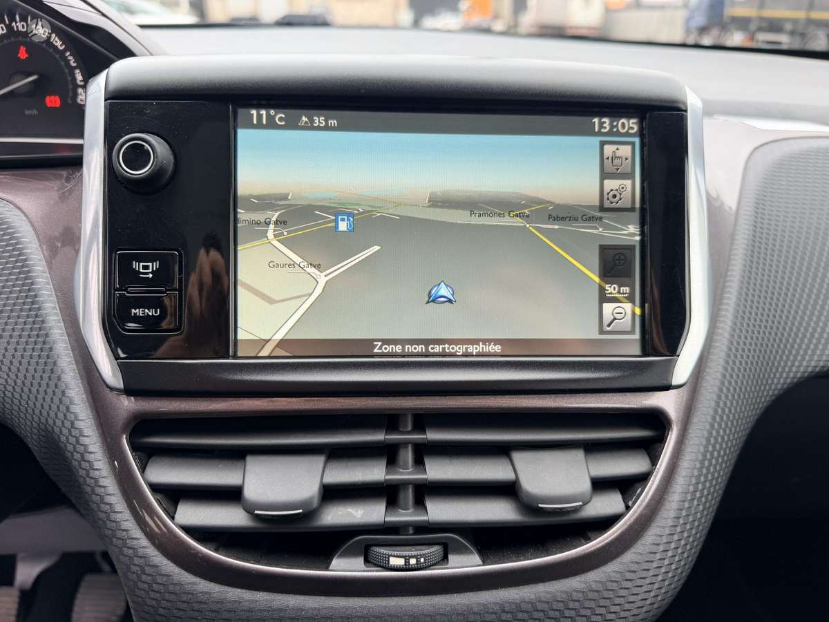 Peugeot 2008 2014 — photo 17