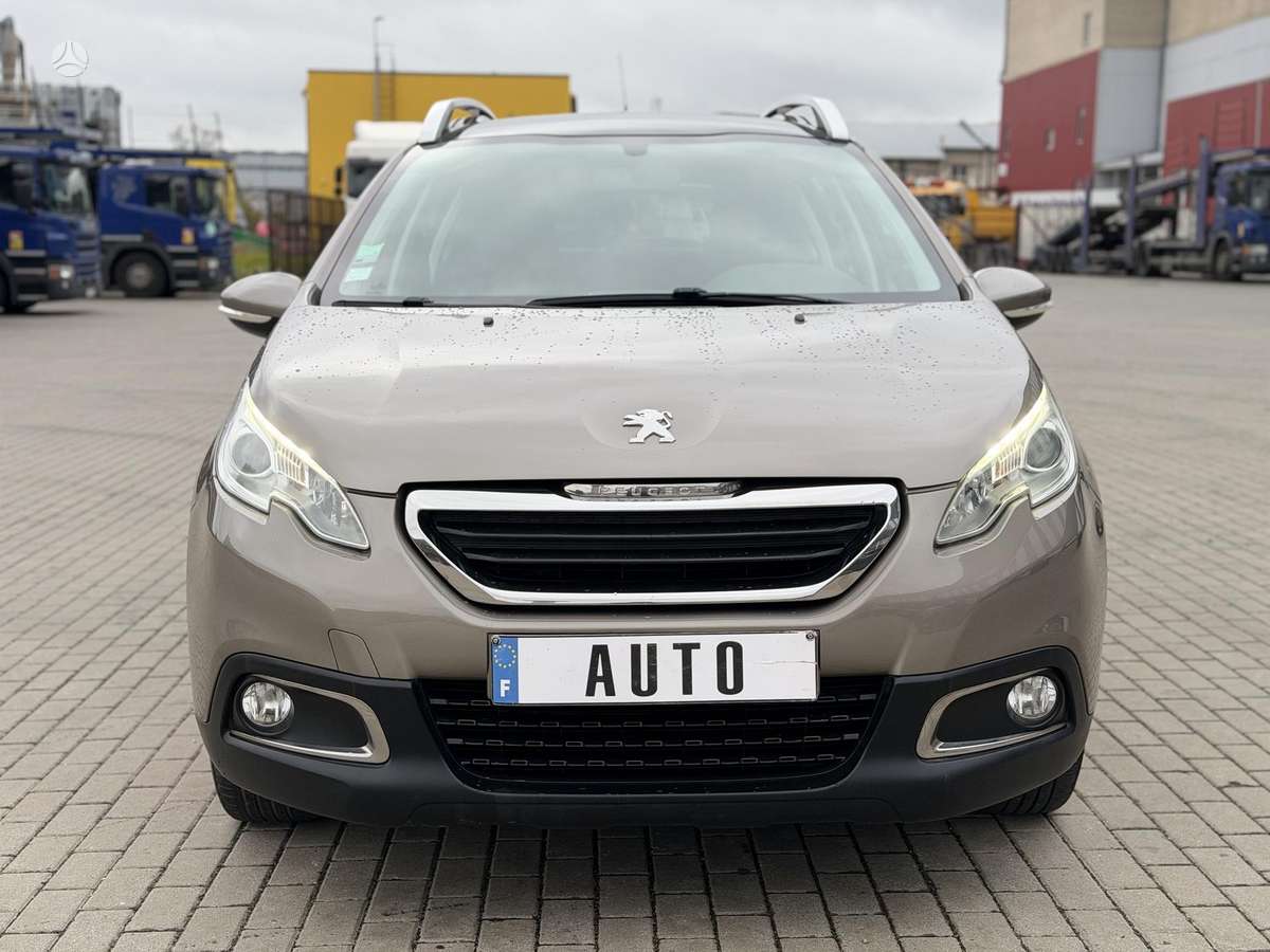 Peugeot 2008 2014 — rear view