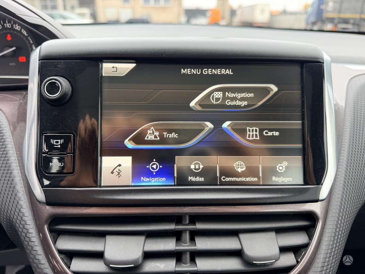Peugeot 2008 2014 — photo 20