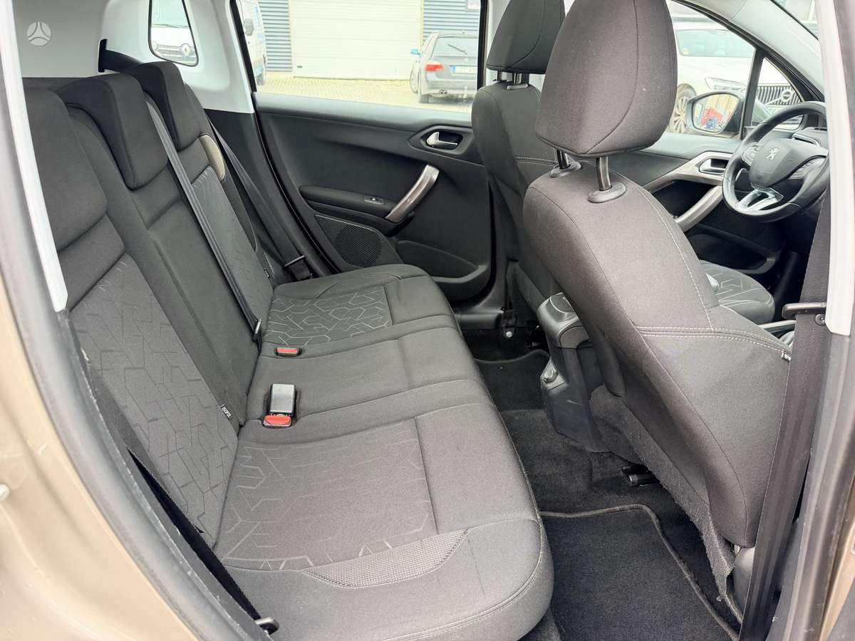 Peugeot 2008 2014 — photo 27