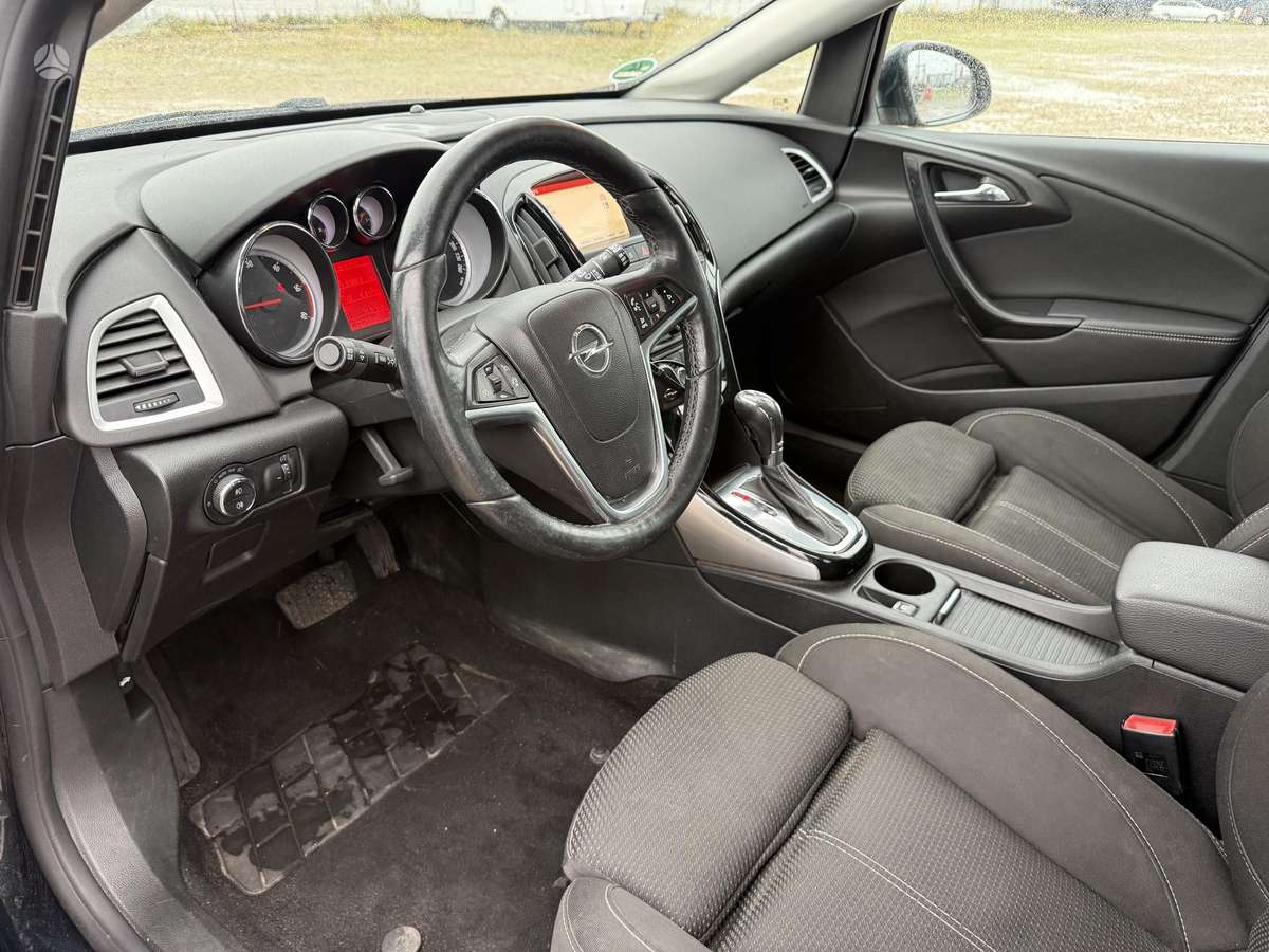 Opel Astra 2015 — фото 14