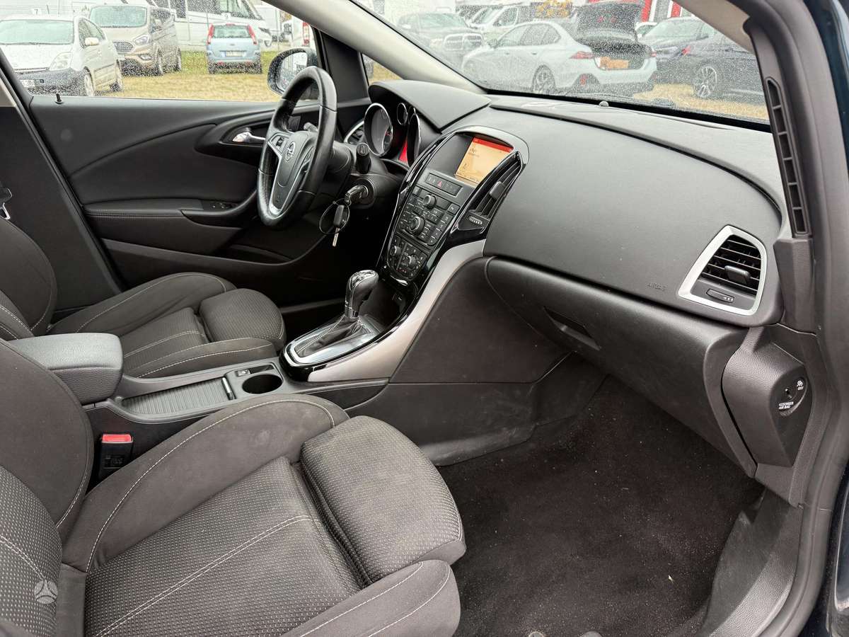 Opel Astra 2015 — фото 15
