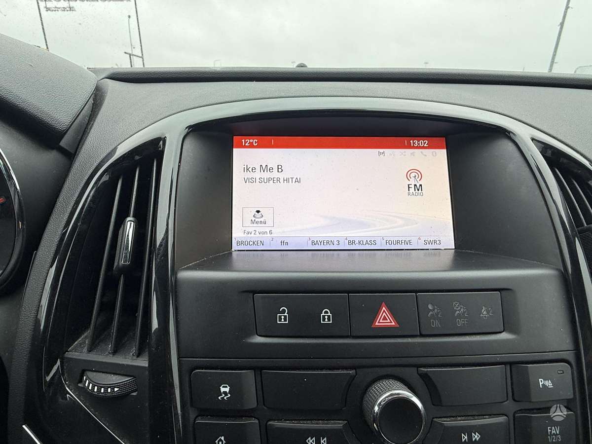 Opel Astra 2015 — фото 20
