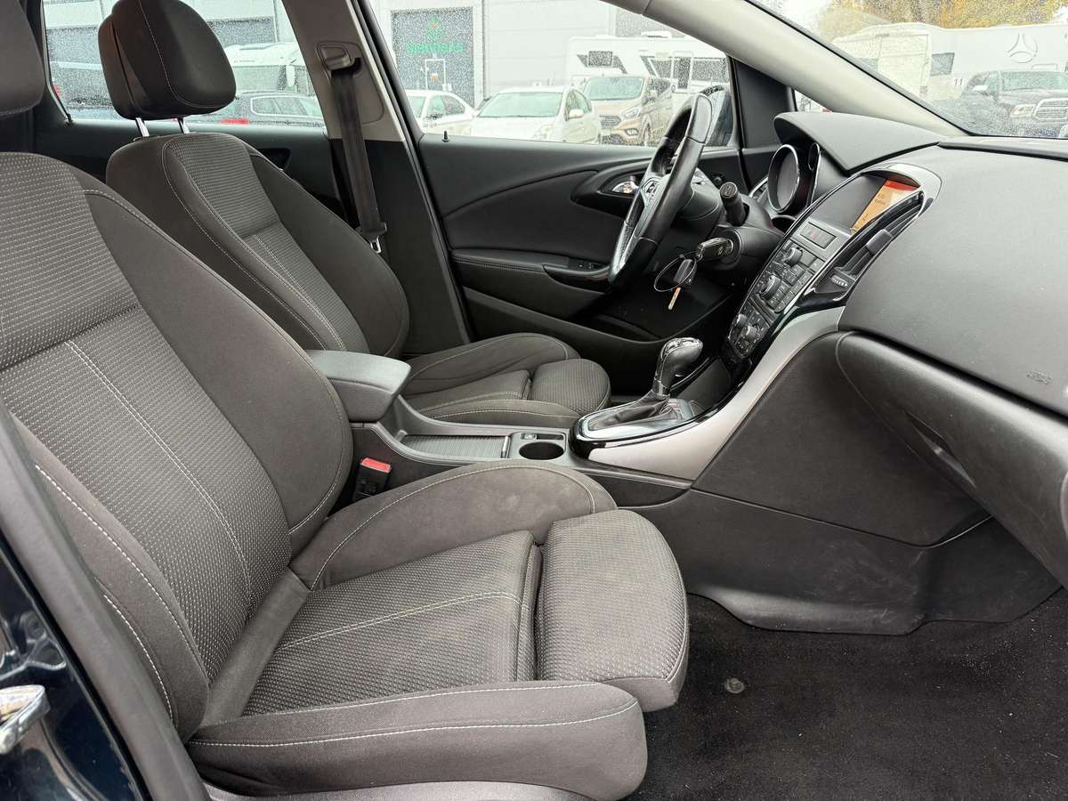 Opel Astra 2015 — фото 26