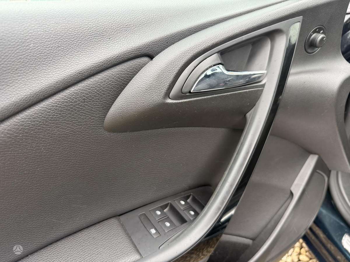 Opel Astra 2015 — фото 27