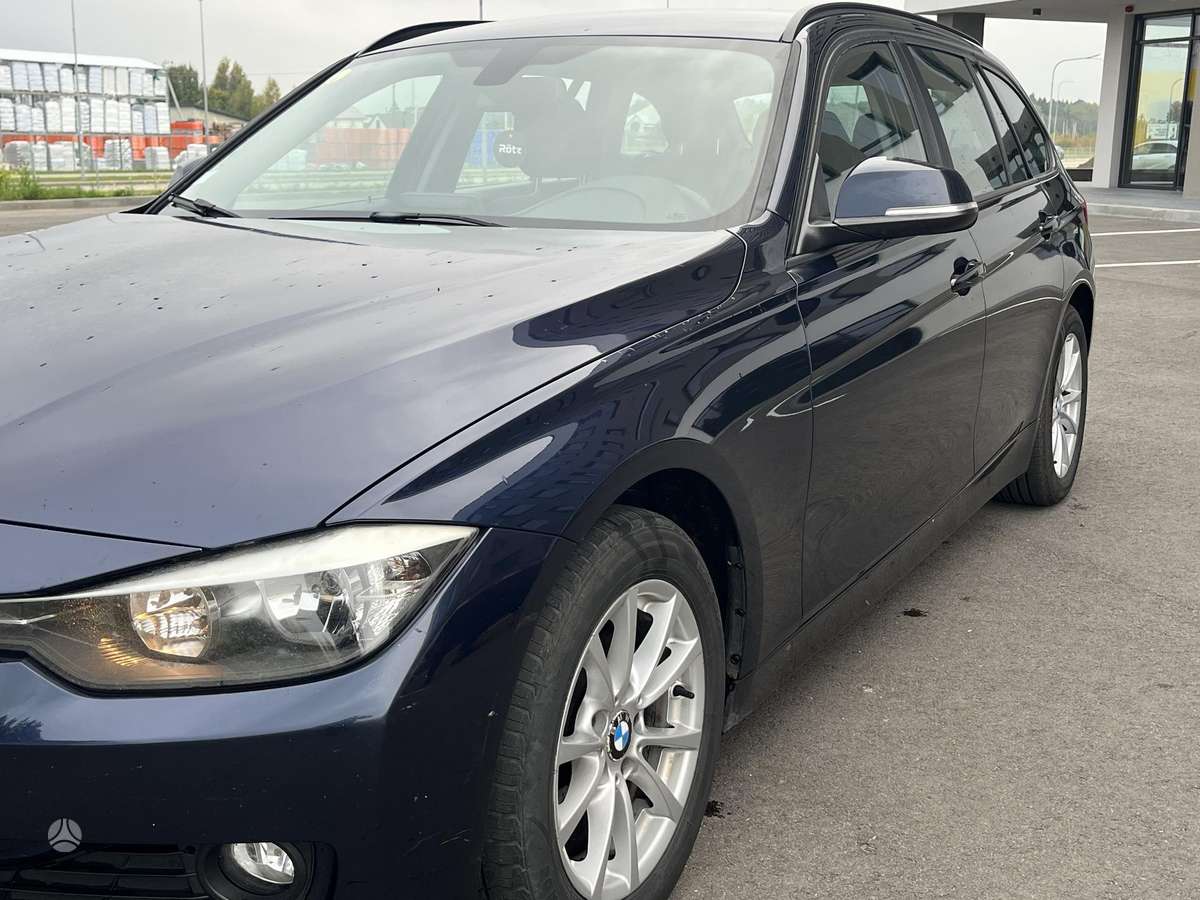 BMW 318 2013 — photo 11