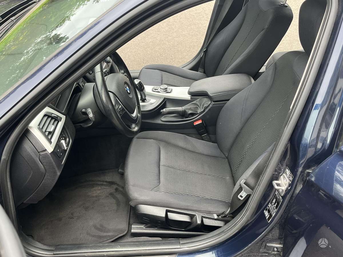 BMW 318 2013 — photo 13