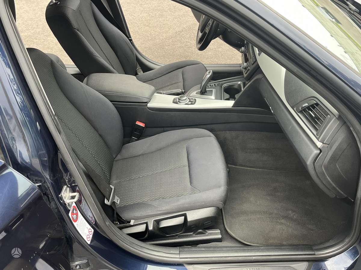 BMW 318 2013 — photo 14
