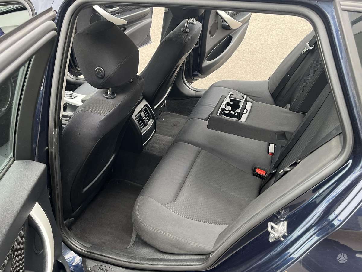 BMW 318 2013 — photo 16