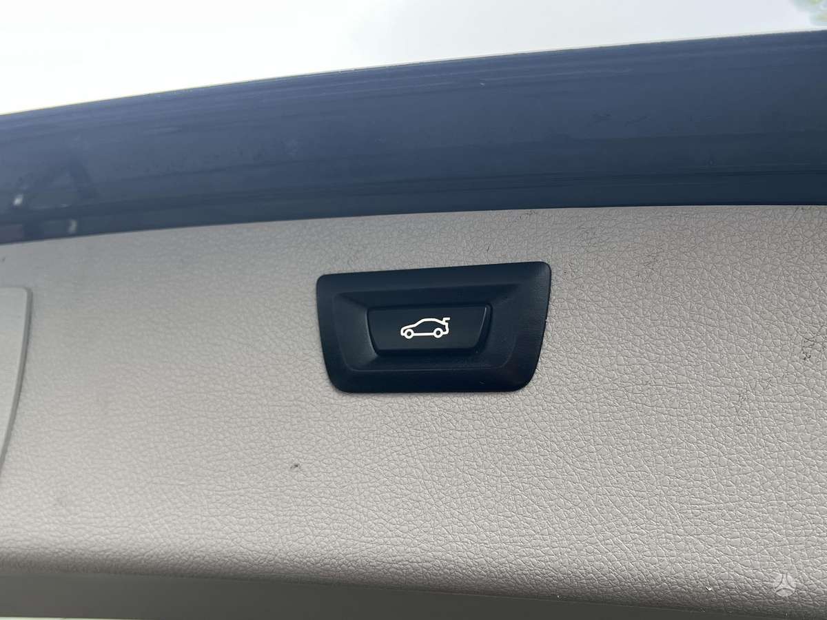 BMW 318 2013 — photo 27