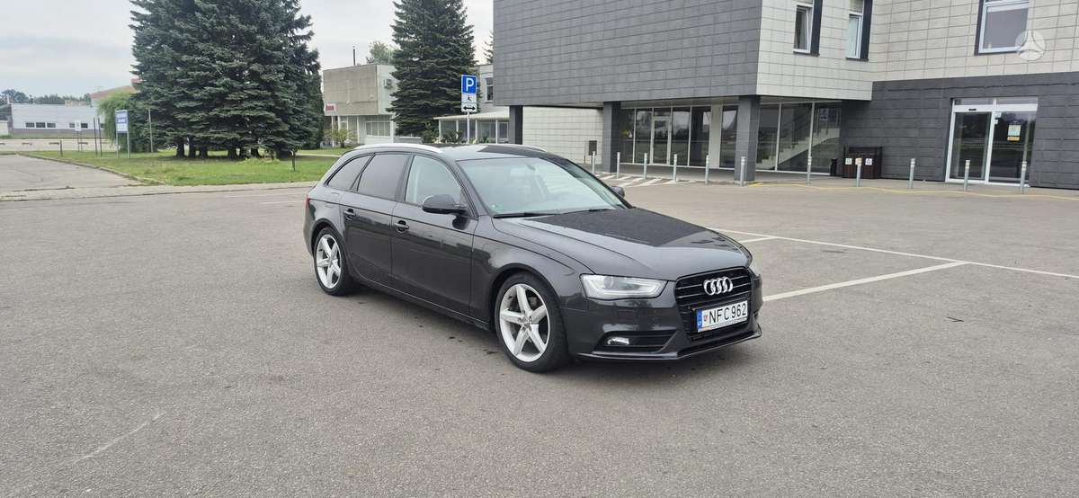 Audi A4, 2012