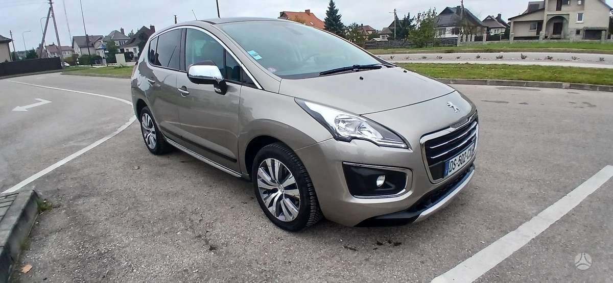 Peugeot 3008 2015 — rear view